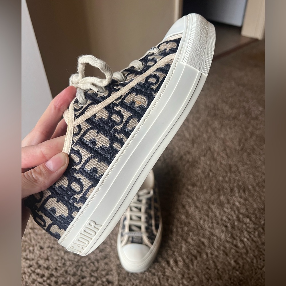 Authentic WALK N DIOR sneakers | 39